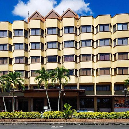 Hotel Grand Crystal Алор-Сетар Экстерьер фото