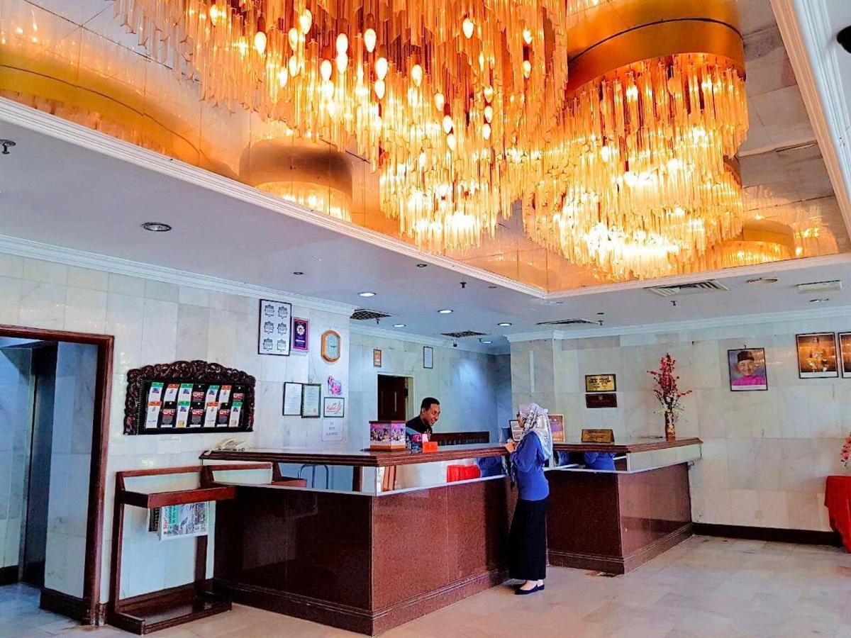 Hotel Grand Crystal Алор-Сетар Экстерьер фото