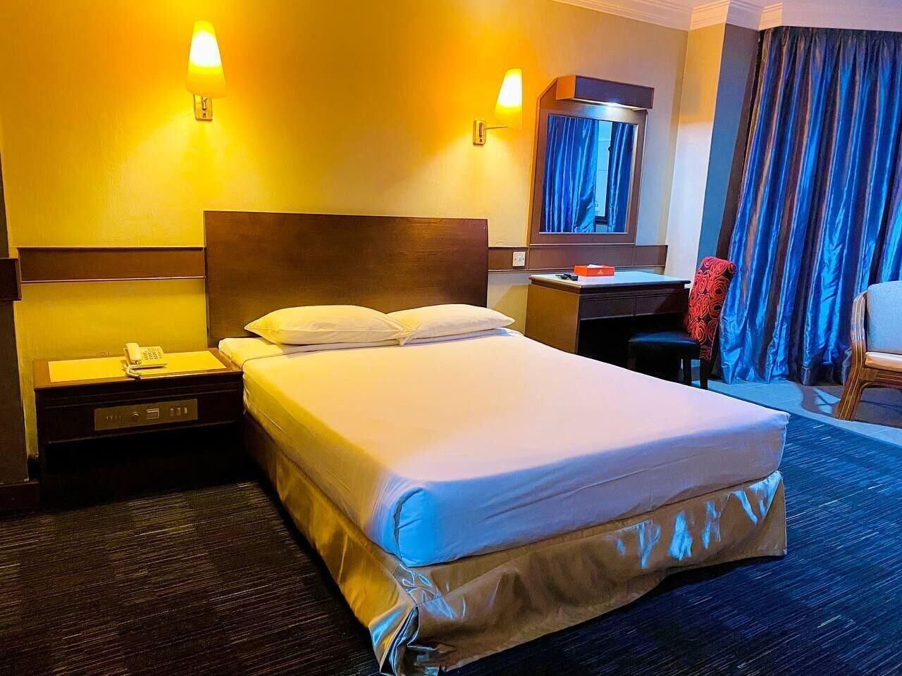 Hotel Grand Crystal Алор-Сетар Экстерьер фото