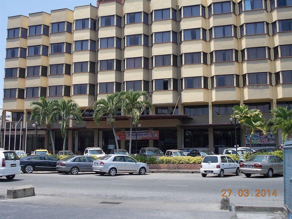 Hotel Grand Crystal Алор-Сетар Экстерьер фото