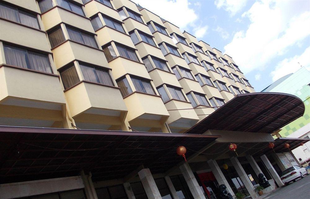 Hotel Grand Crystal Алор-Сетар Экстерьер фото