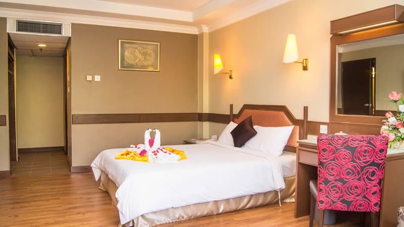 Hotel Grand Crystal Алор-Сетар Экстерьер фото